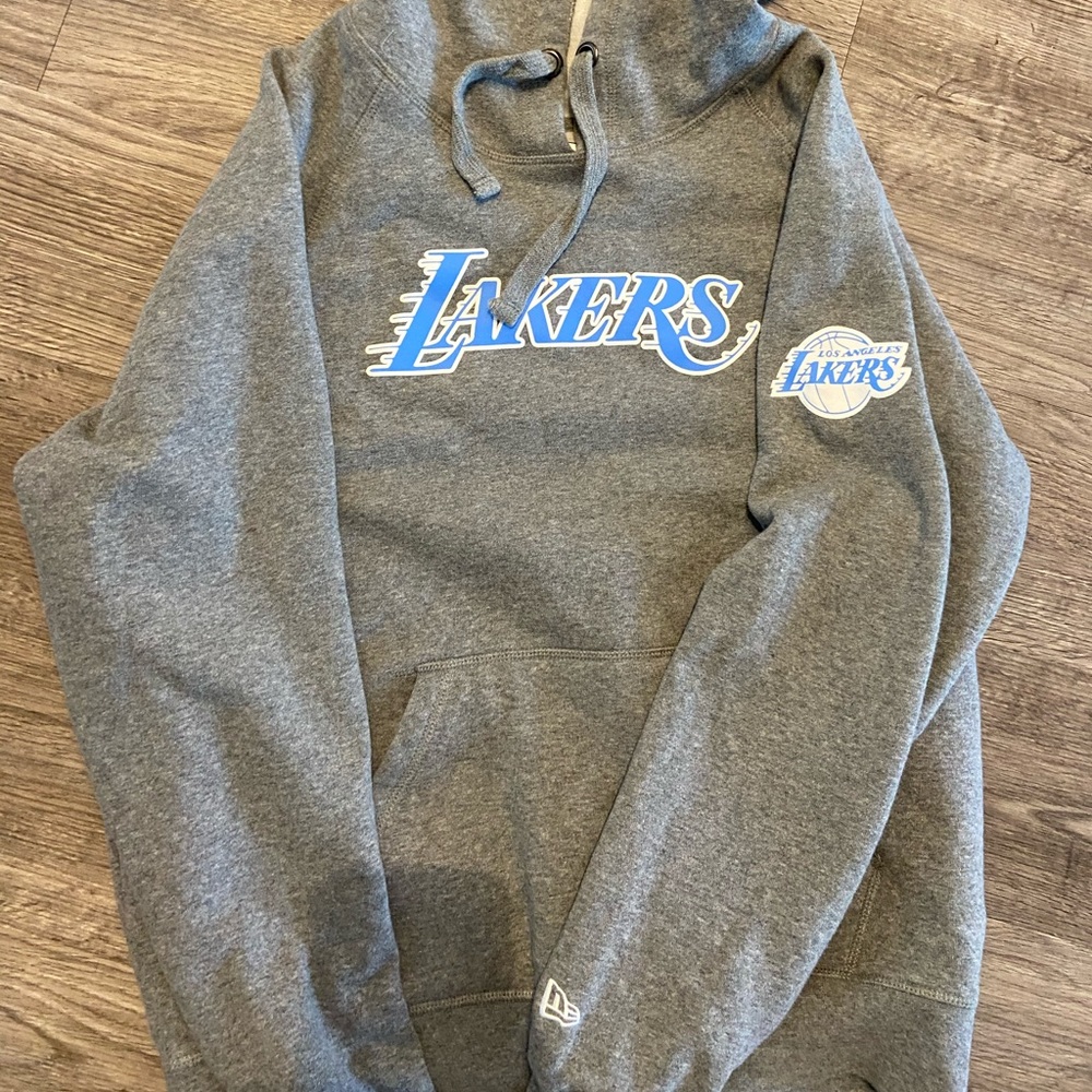 New era lakers hoodie!